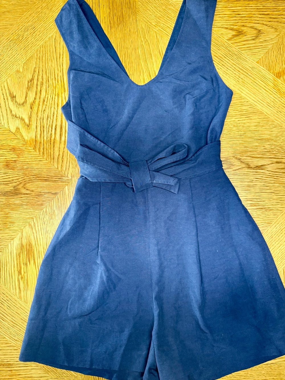 Club Monaco NWT V-Neck crisscross back Sleeveless Romper in Dark Navy - Picture 6 of 7